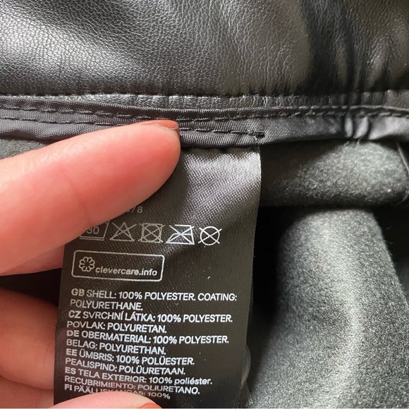 Divided faux leather skirt - Picture 6 of 6